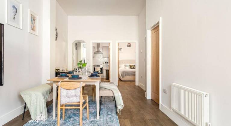 Holiday apartment | Close to Brighton Palace Pier | Next to the beach | Pets are welcome — photo 5