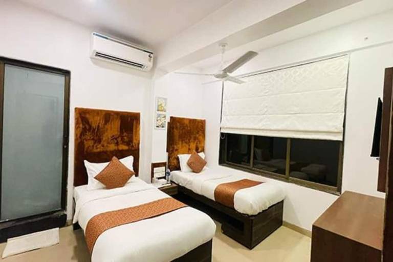 Fabhotel Amfahh Inn
