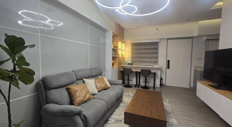 Rental apartment with pool in Manila