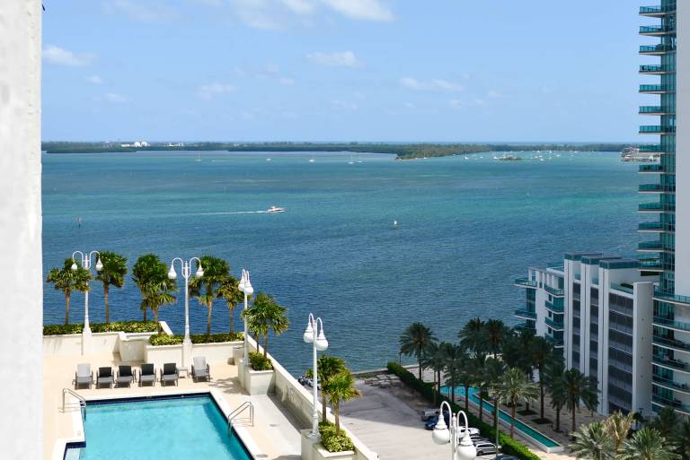 Brickell Apt w Pool Access