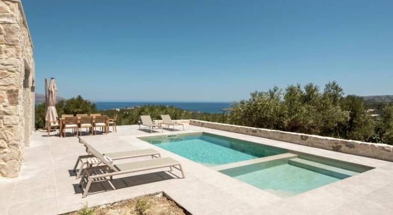 Villa with patio, yard & private pool | Suitable for remote work in Apokoronas