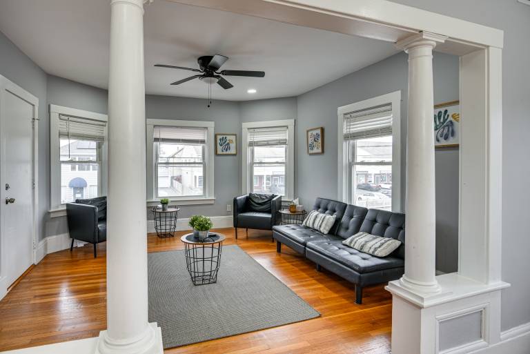 Modernized Historic Apt Walk to Downtown Cranston