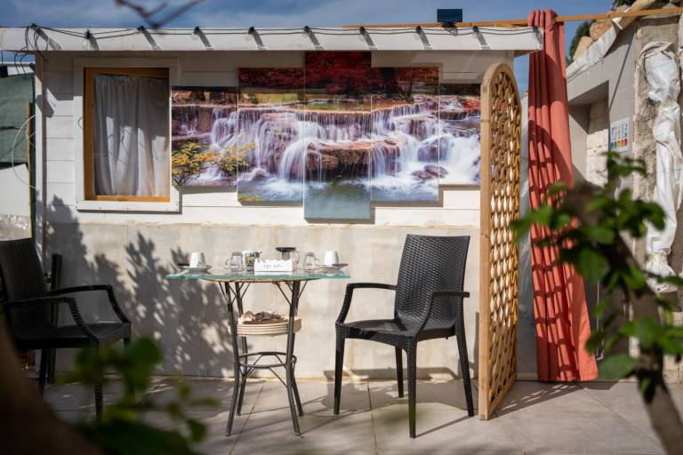 Lovely dedicated room with yard, terrace & BBQ | Garden view | Dogs allowed — photo 3