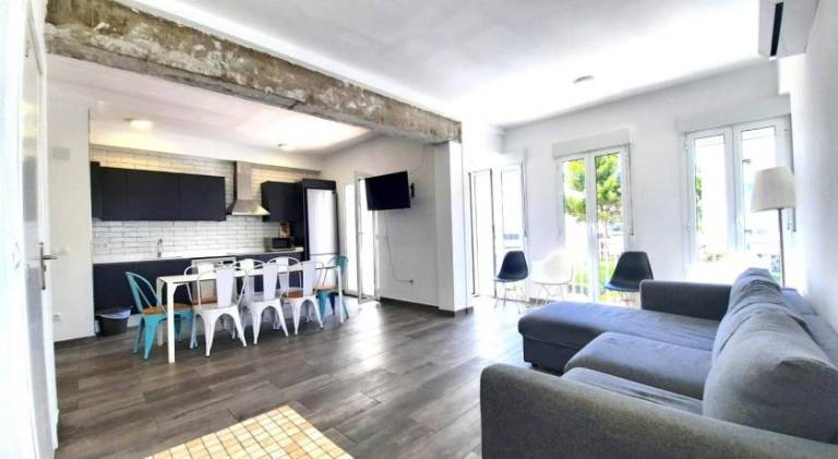 Apartment with pool in Gandia
