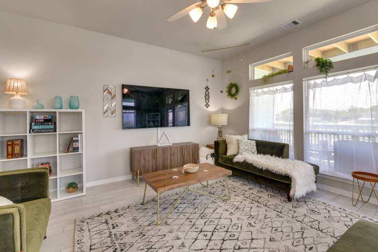 La Porte Home w/ Balconies: Walk to Beach! — photo 4