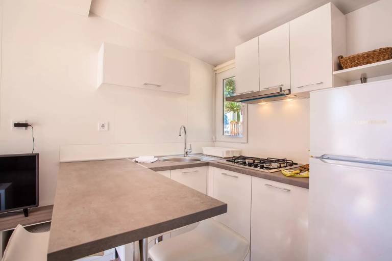 Campsite Village Rapoca - Mobil Home Delta Classic 3 Rooms 4 adults 2 children — photo 4