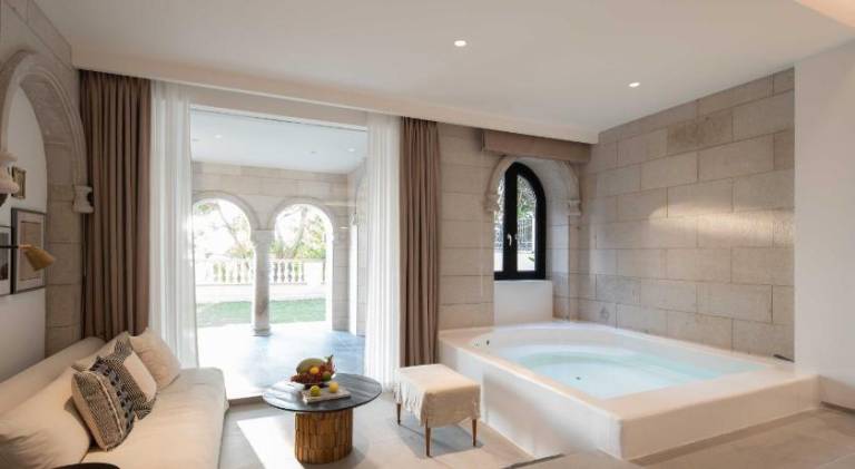Miyue Shenzhen Roman Holiday Bubble Pool hotel — photo 4