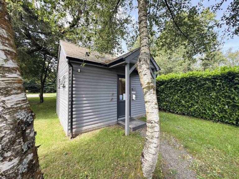 Cabin  Dolton