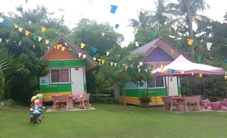 Bungalow with garden & pool | Water view | Suitable for remote work | Dogs allowed in Phetchaburi