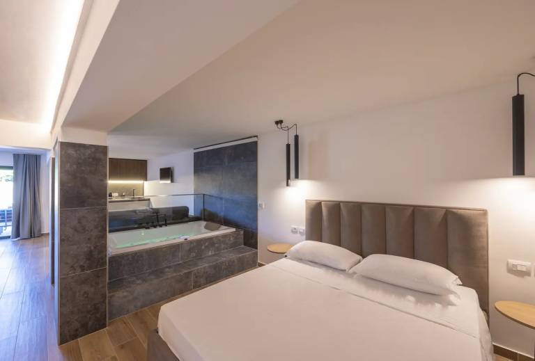 Holiday Apartment "La Brisa - Levante" with Private Terrace, Private Whirlpool & Wi-Fi — photo 4