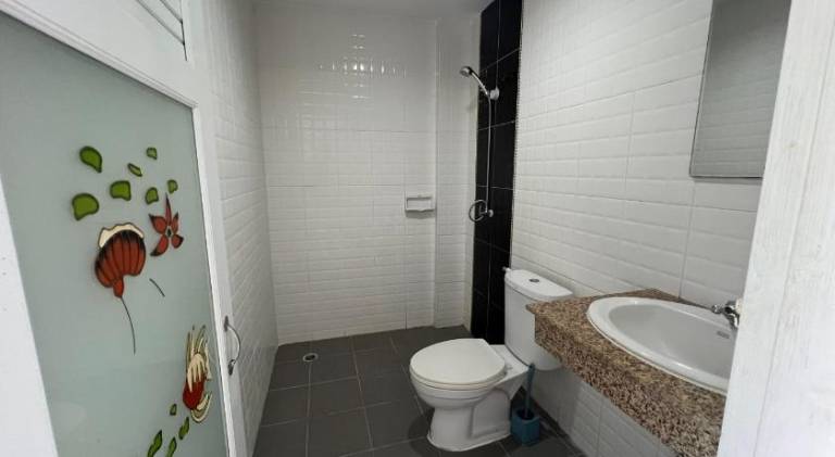Beautiful serviced apartment with barbecue | Perfect for remote work | Dogs allowed — photo 5