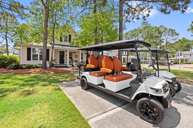 Family-oriented lovely vacation home with hot tub, heated pool & garden | Water view | Pet-friendly — photo 3