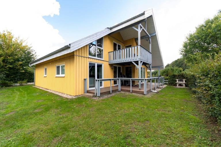 Vacation home with hot tub, sauna & barbeque | Nature view — photo 3