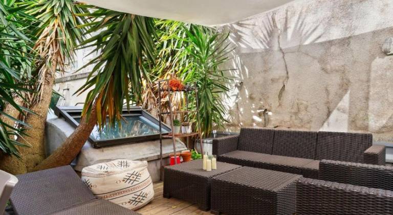 Apartment with patio — photo 4