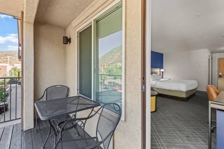 Comfort Inn & Suites Glenwood Springs On The River — photo 3