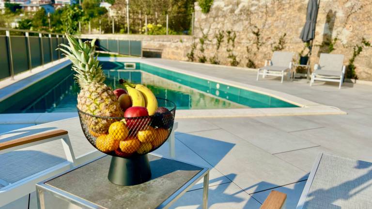 Villa with garden, barbeque & hot tub — photo 4