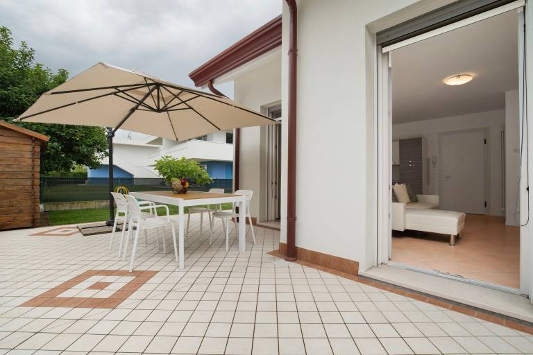 Fully equipped beautiful villa with garden & fast internet | Garden view | Dogs allowed — photo 2