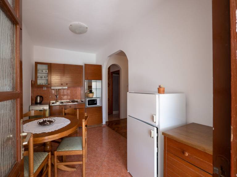 Apartment with garden, terrace & BBQ | Garden view — photo 4