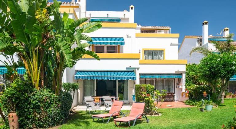Spacious Beachfront Holiday Home in Estepona