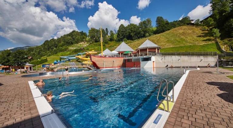 Beautiful serviced apartment with garden & terrace | Next to the ski | Suitable for remote work | Pets are welcome — photo 2