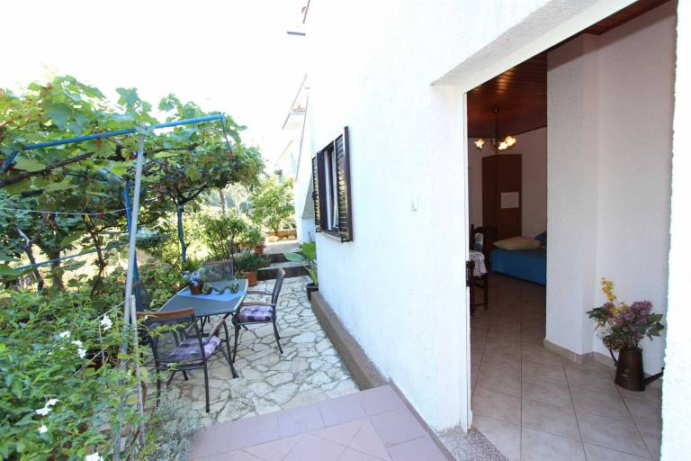 Children-friendly rental apartment with barbeque, garden & patio | Pets are welcome in Rovinj