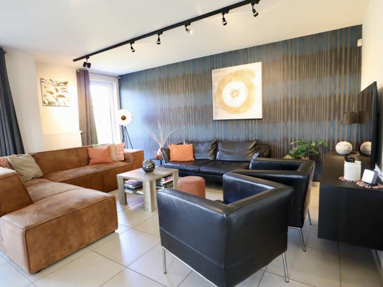 Beautiful Modern Group Home with Wellness — photo 2