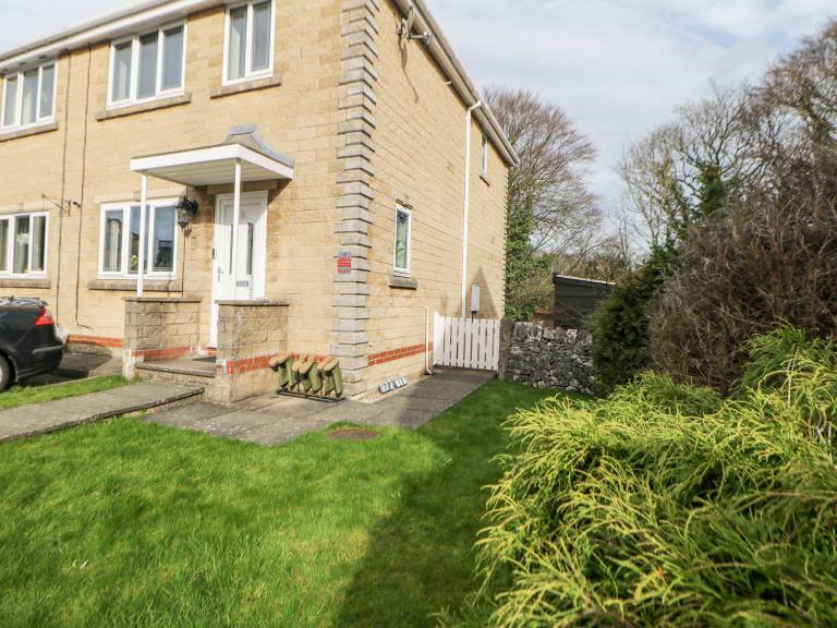 Fully equipped cottage with barbecue & yard | Dogs allowed in Buxton