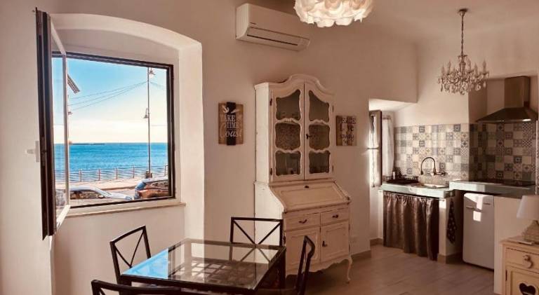 Rental apartment with 1 room for 4 persons in Genoa