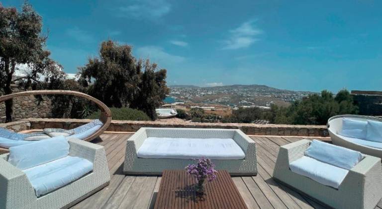Villa with terrace, barbeque & private pool — photo 3