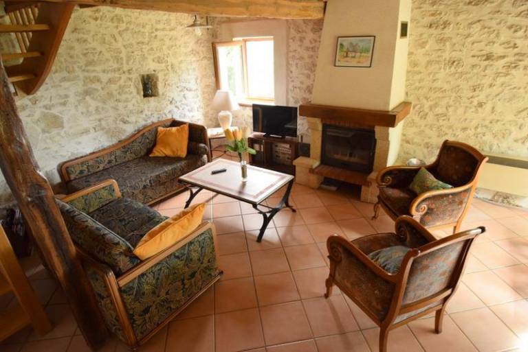 Gite with barbecue, garden & terrace — photo 4