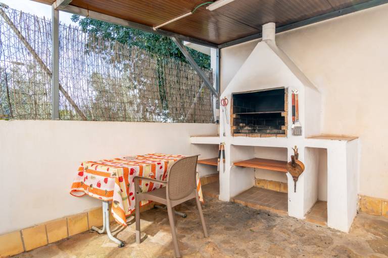 Villa with garden, terrace & jacuzzi | Garden view | Suitable for remote work — photo 5