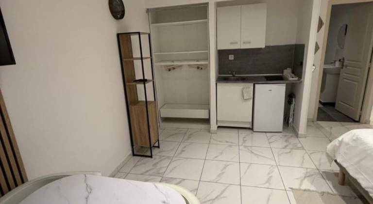 Serviced apartment with hot tub | Pets allowed — photo 2