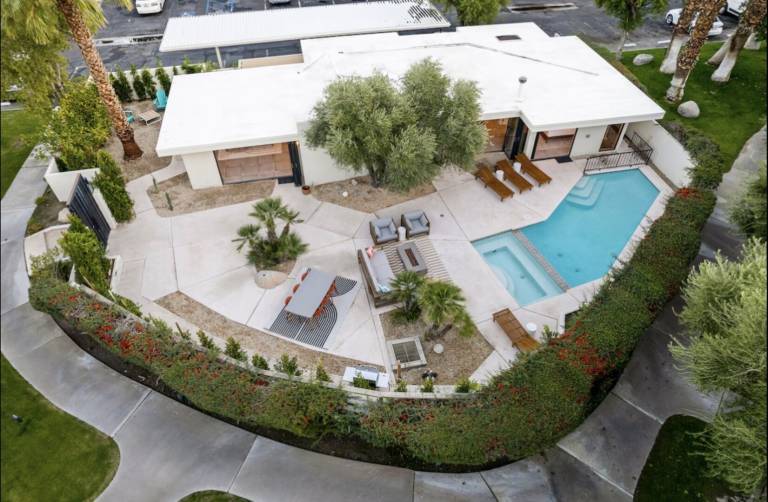 Condo with private pool & patio — photo 5
