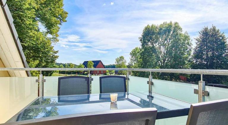 Vacation home with pool — photo 5