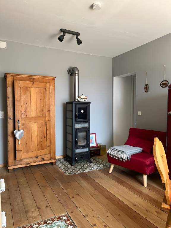 Family-friendly holiday apartment with grill & yard | Garden view | Good for workation | Pet-friendly in Donaueschingen