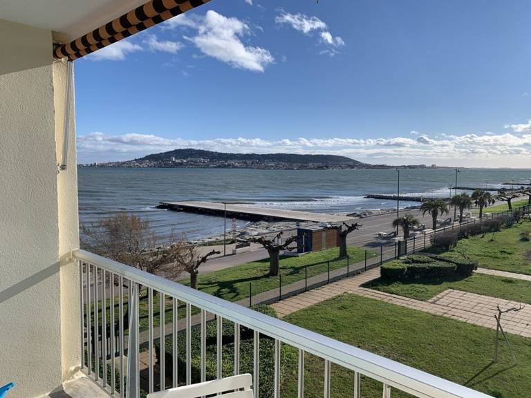 Cozy T1 near Thau Lagoon, Balcony, Pets Welcome in Balaruc-les-Bains