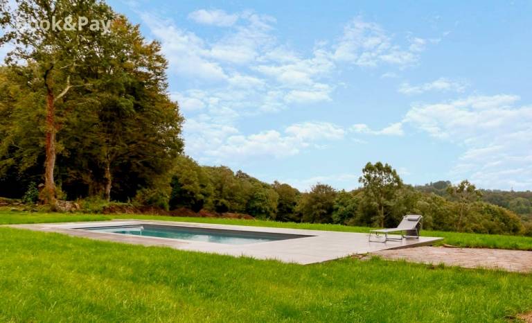House with terrace, private pool & yard — photo 2