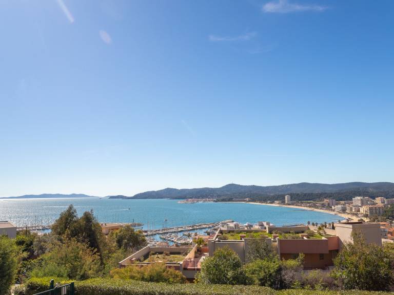 Fully equipped rental apartment with terrace & pool | Sea view | Beach nearby | Dogs allowed — photo 5