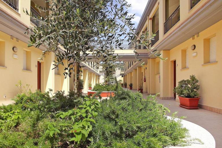 Fully equipped pleasant apartment with yard, pool & terrace | Pet-friendly in Villasimius