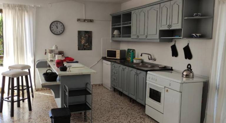 Fully equipped beautiful rental apartment with garden, BBQ & patio | Next to the beach | Perfect for remote work | Dogs allowed — photo 4