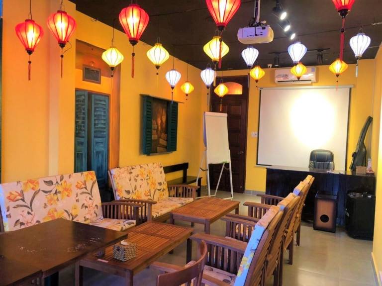 Hostel  Cầu Ông Lãnh