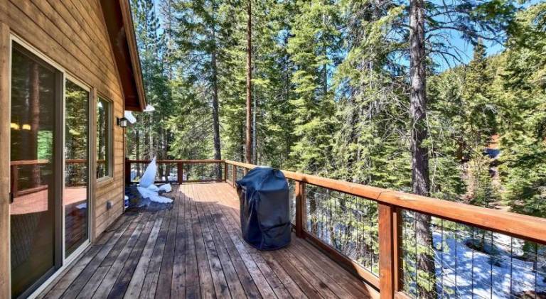 Vacation home with jacuzzi — photo 5