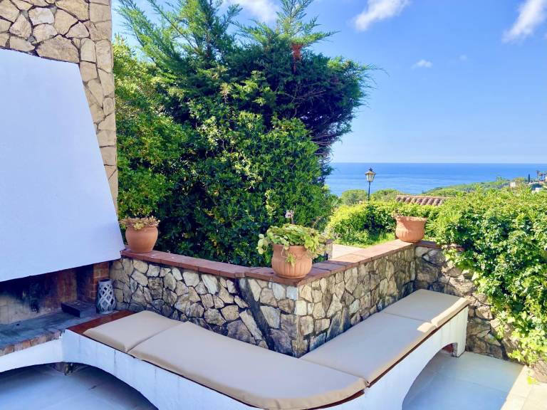 Villa with patio, yard & private pool | Sea view — photo 2