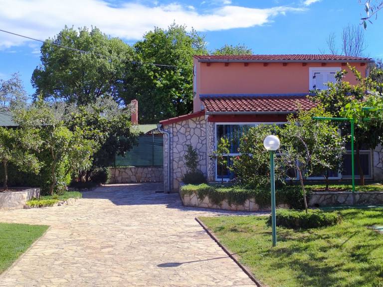 House with terrace, BBQ & yard | Nature view — photo 3