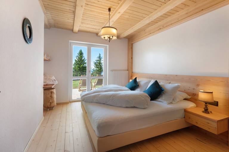Fully equipped chalet with garden, fast internet & patio | Garden view | Next to the ski | Pets are welcome — photo 5