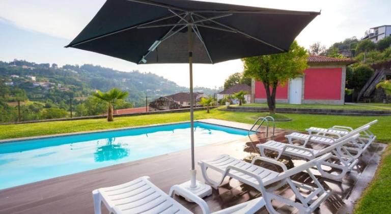 Welcoming Villa with Mountain View in Sobradelo da Goma in Braga