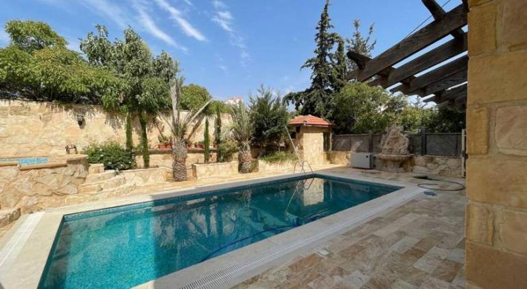 Villa with pool, grill & jacuzzi | Perfect for remote work — photo 4