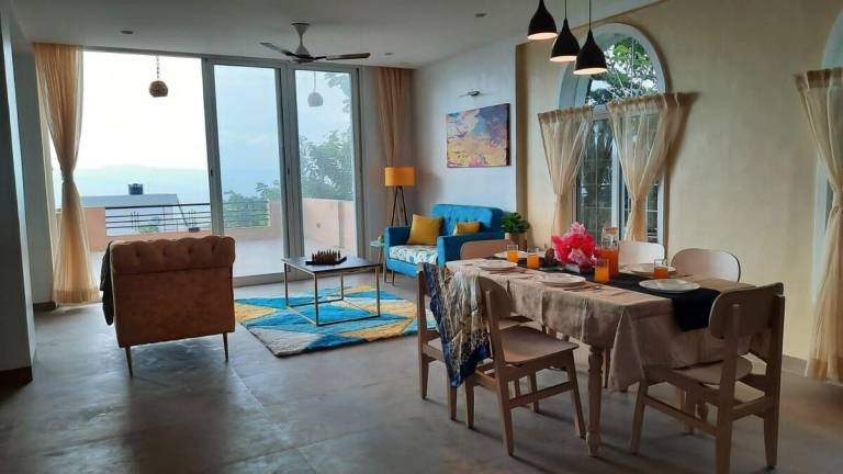 Vacation home with grill, yard & terrace — photo 4