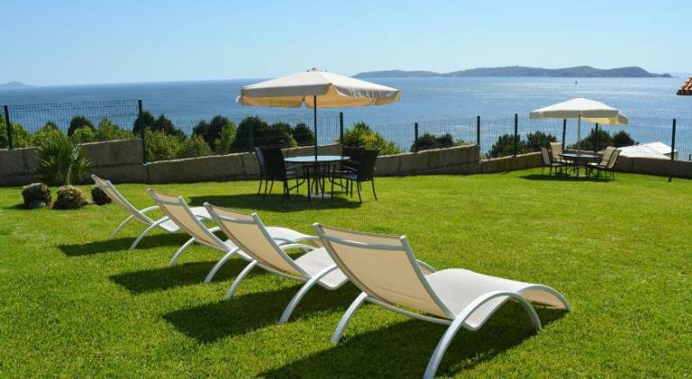 Lovely rental apartment with garden, BBQ & patio | Next to the beach | Pet-friendly — photo 5