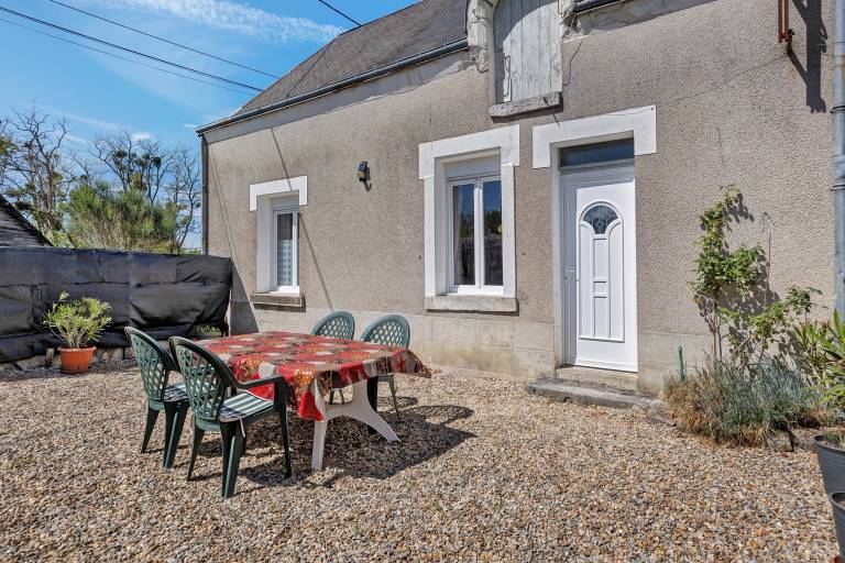 Holiday Home 'Gîte Le Trotteur' with Private Garden and Wi-Fi in Loches